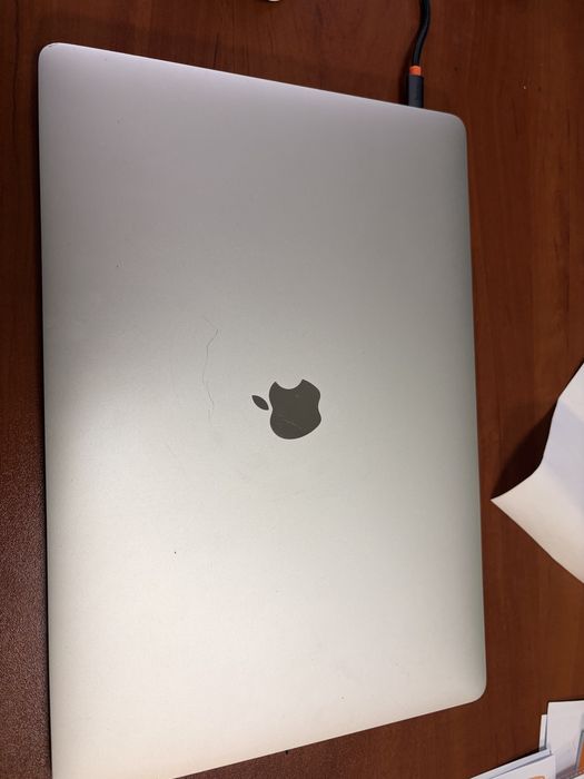 Macbook pro 15 inch 2017 touch bar