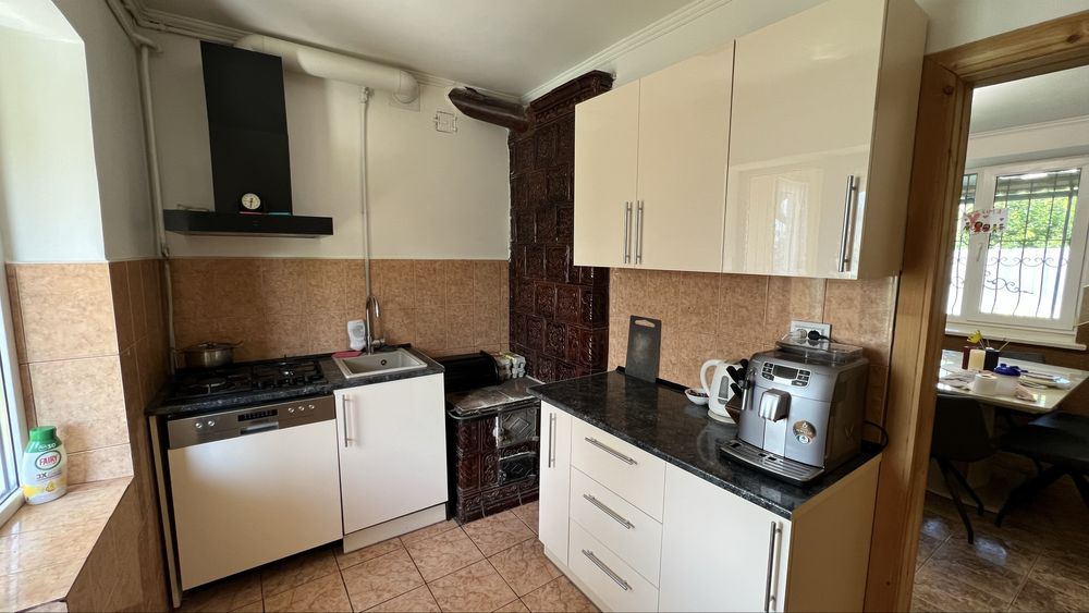 Продається будинок 6 км від міста