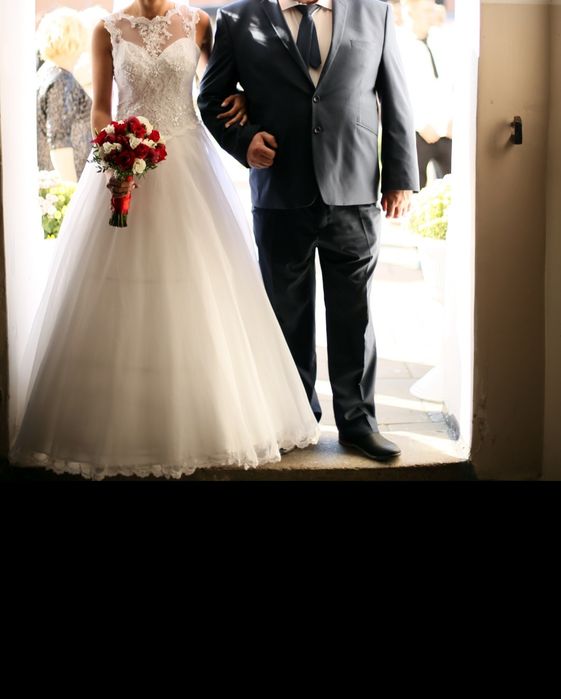 Sukienka ślubna biała