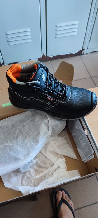 Buty robocze zimowe+bielizna termoaktywna+ płaszcz przeciwdeszczowy pr