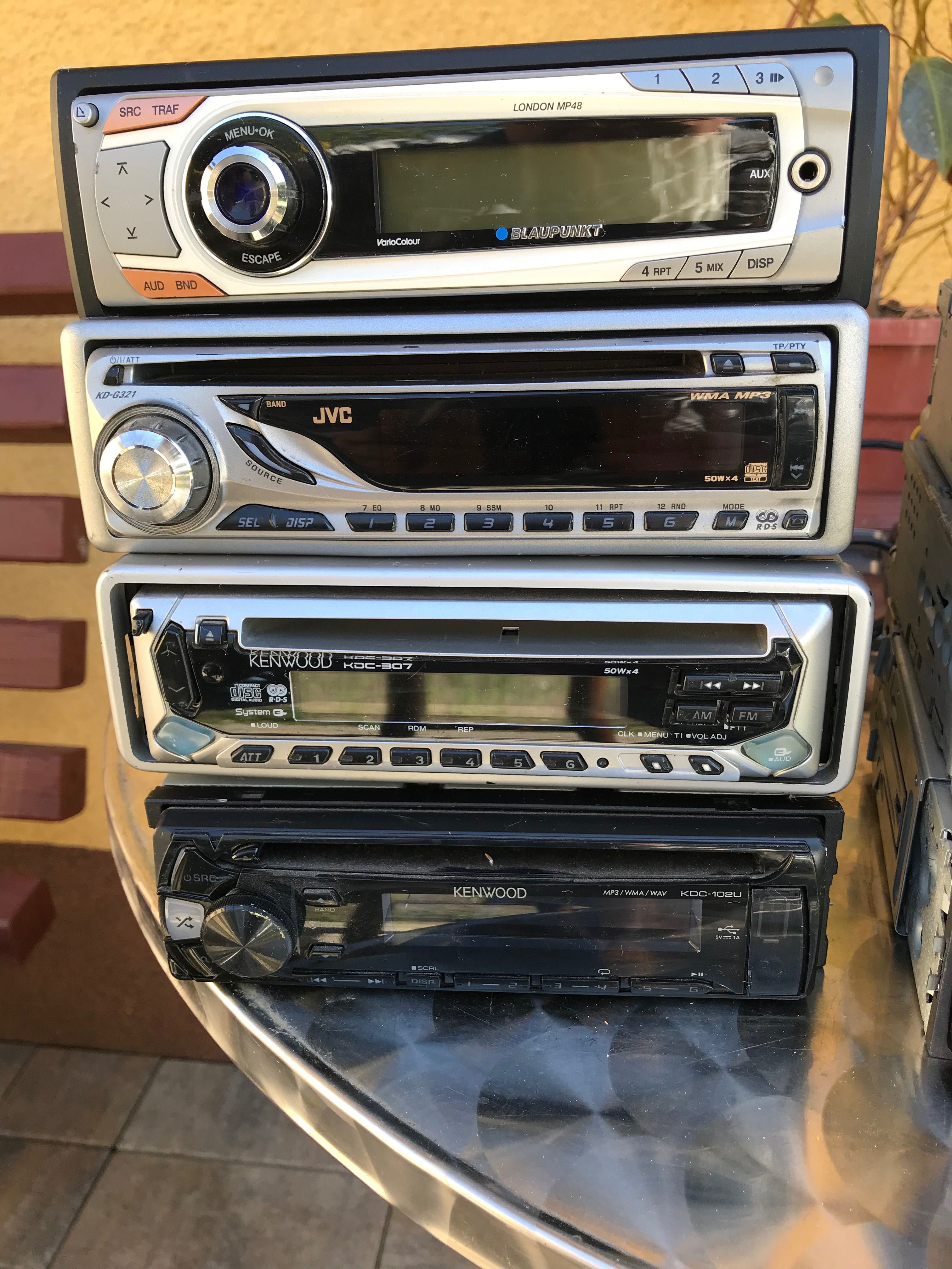 Radiomagnetofony samochodowe