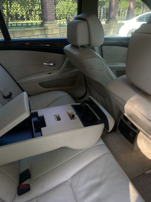 BMW e60 2.5 benz rest