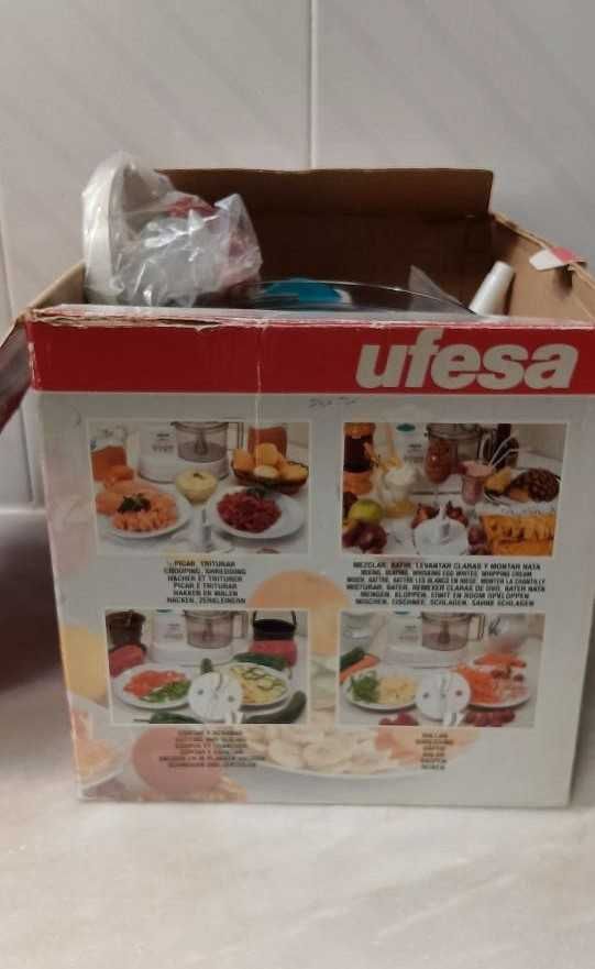 Robô de Cozinha marca UFESA em caixa de origem - como novo .