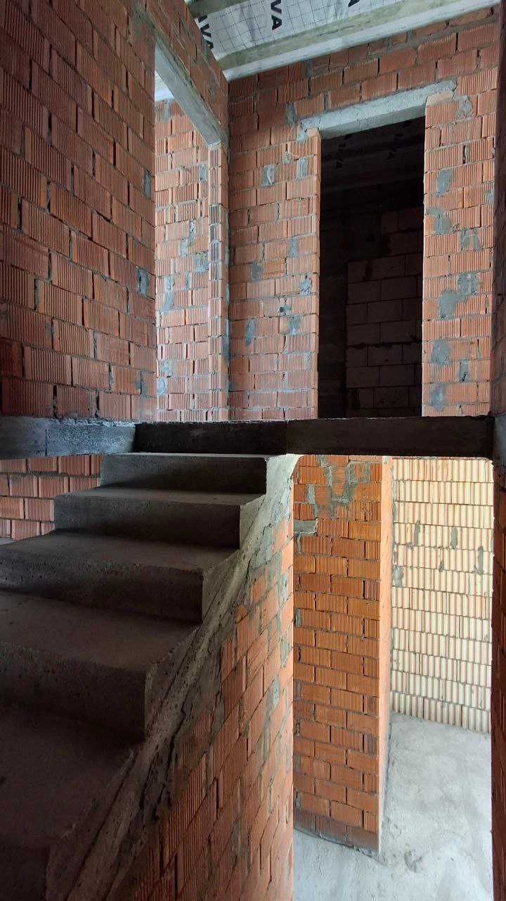 Новий таунхаус в затишній локації Бучі - виїзд на Варшавську трасу.