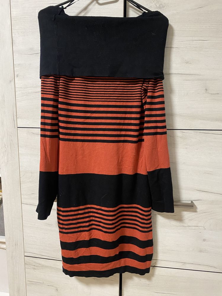 sukienka sweterkowa w paski z odkrytymi ramionami bundle aesthetic