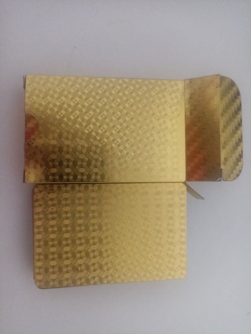 Baralho de Cartas dourado em excelente estado