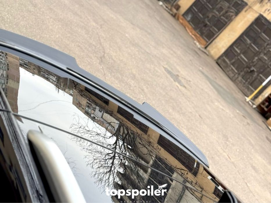 Спойлер багажника накладка лип сабля Volkswagen ID.4 стиль M4 (чорний)