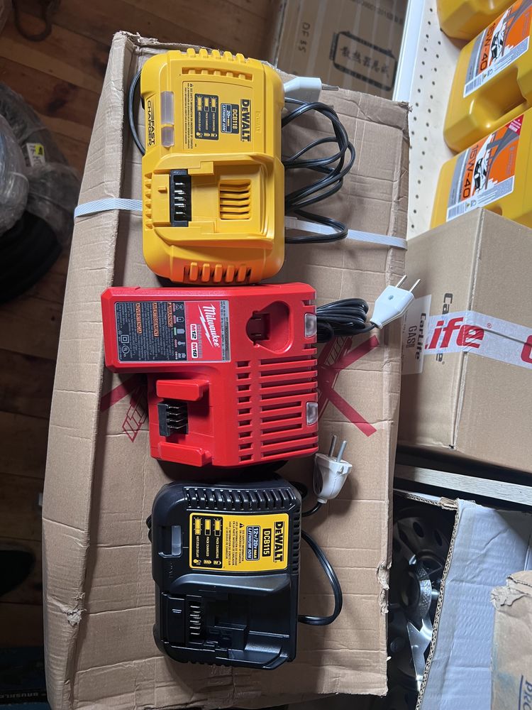 Зарядка для dewalt та wilwaukee