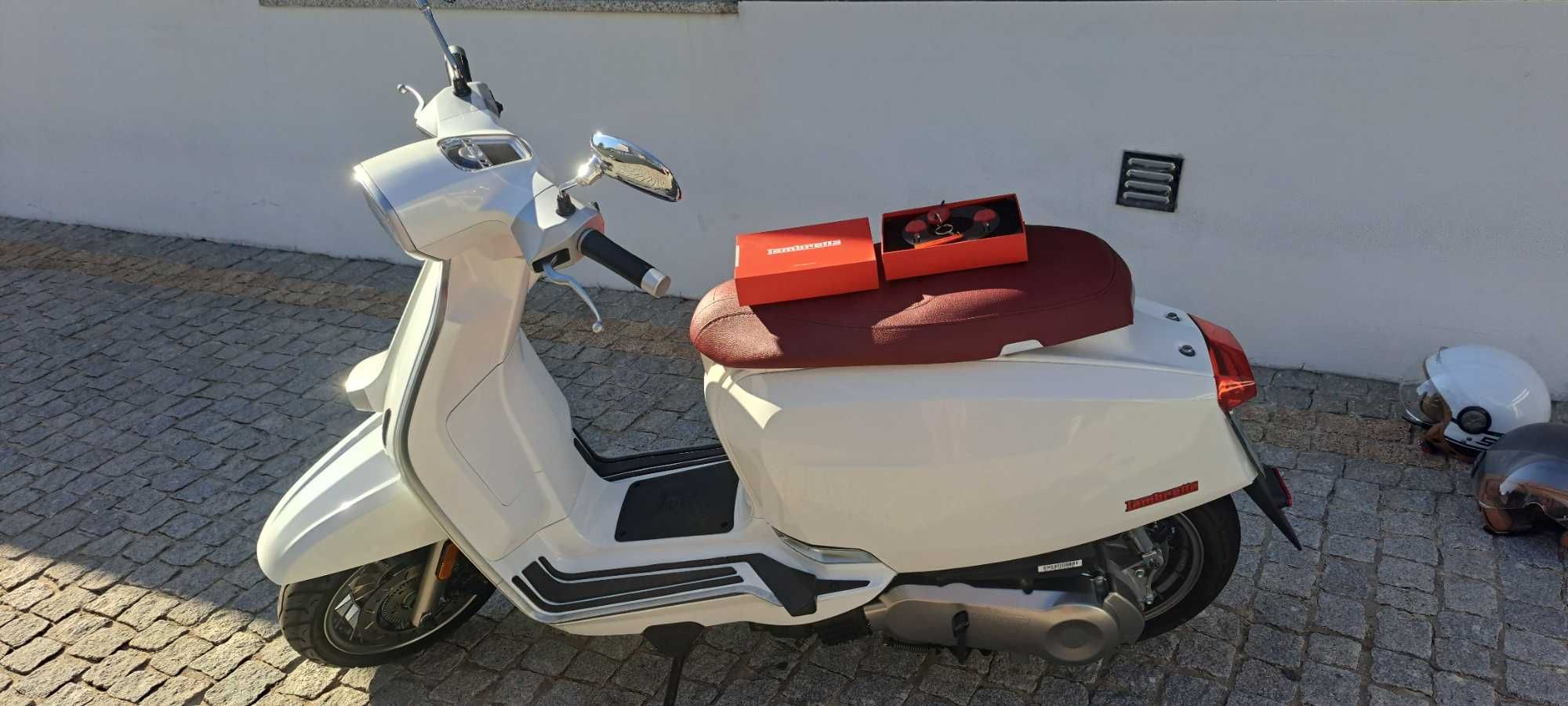 Lambretta V125 Special