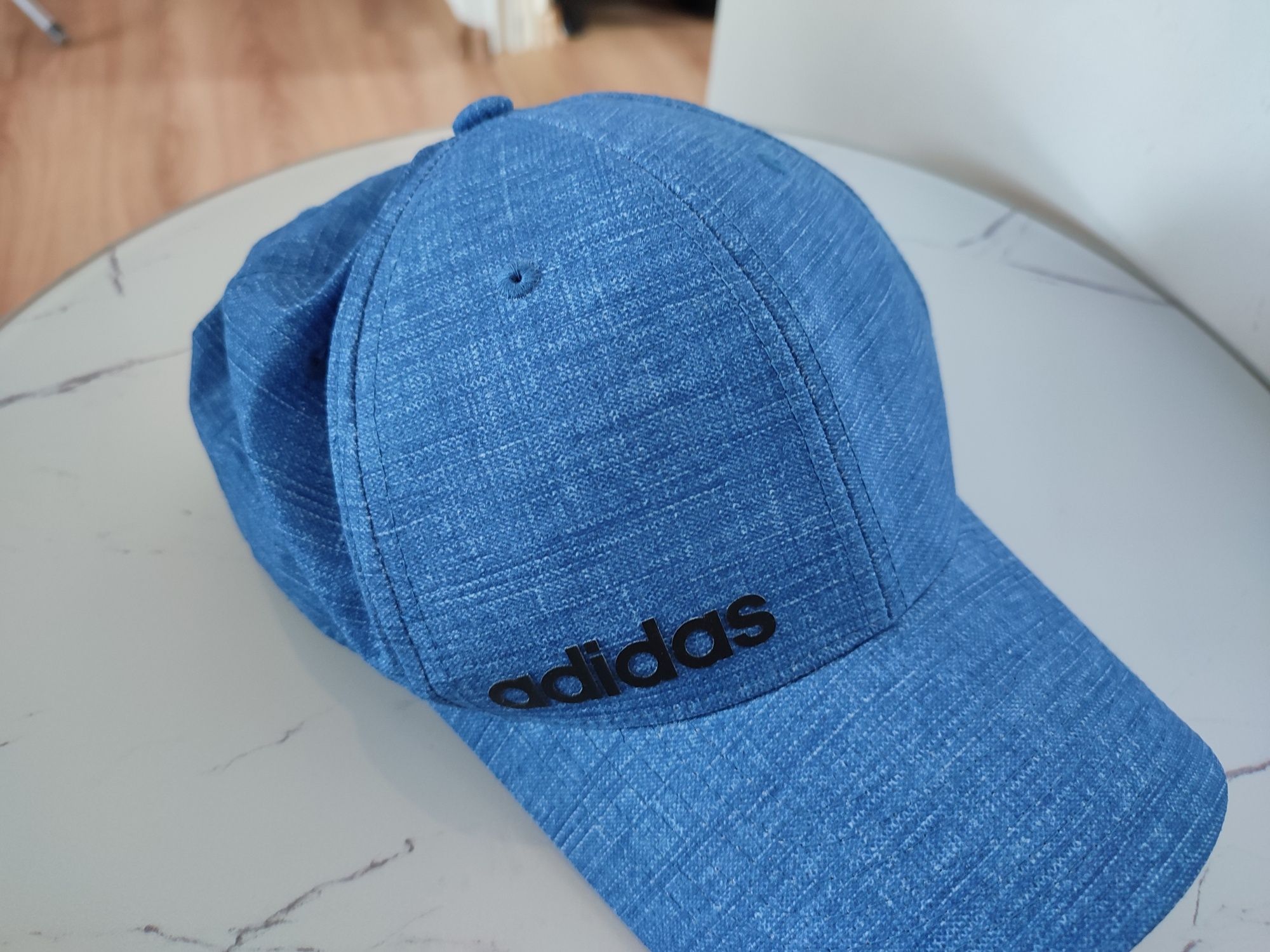 Czapka marki adidas