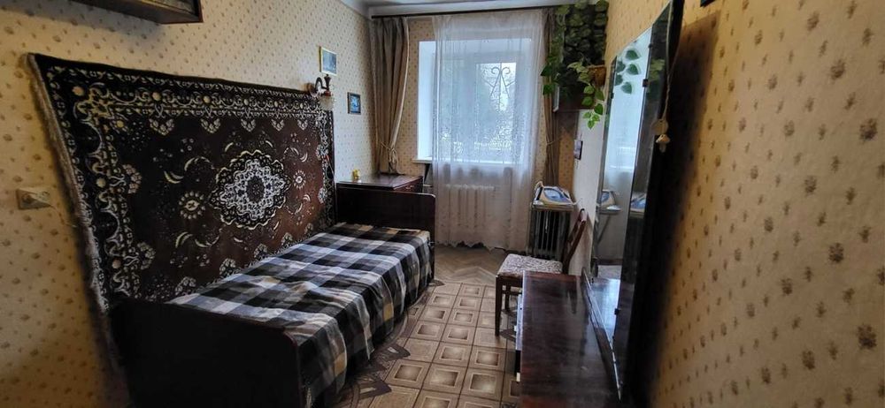 Продається простора 3-кімнатна квартира в Центрі