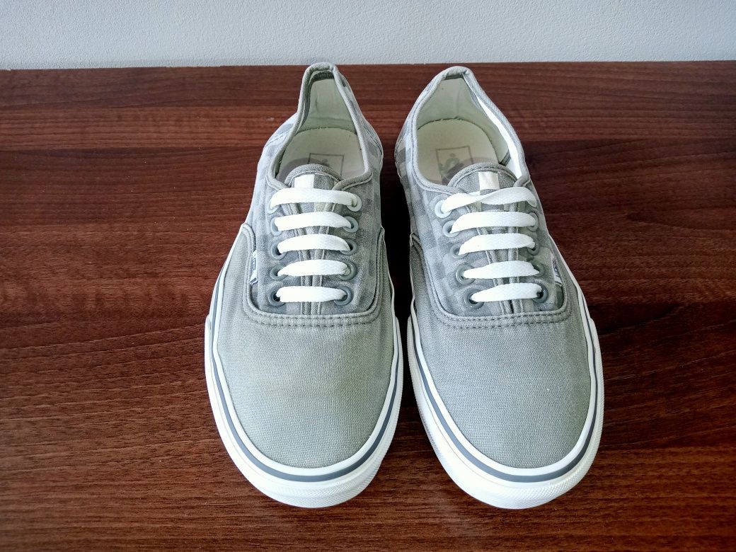 Vans nr 40--26 cm