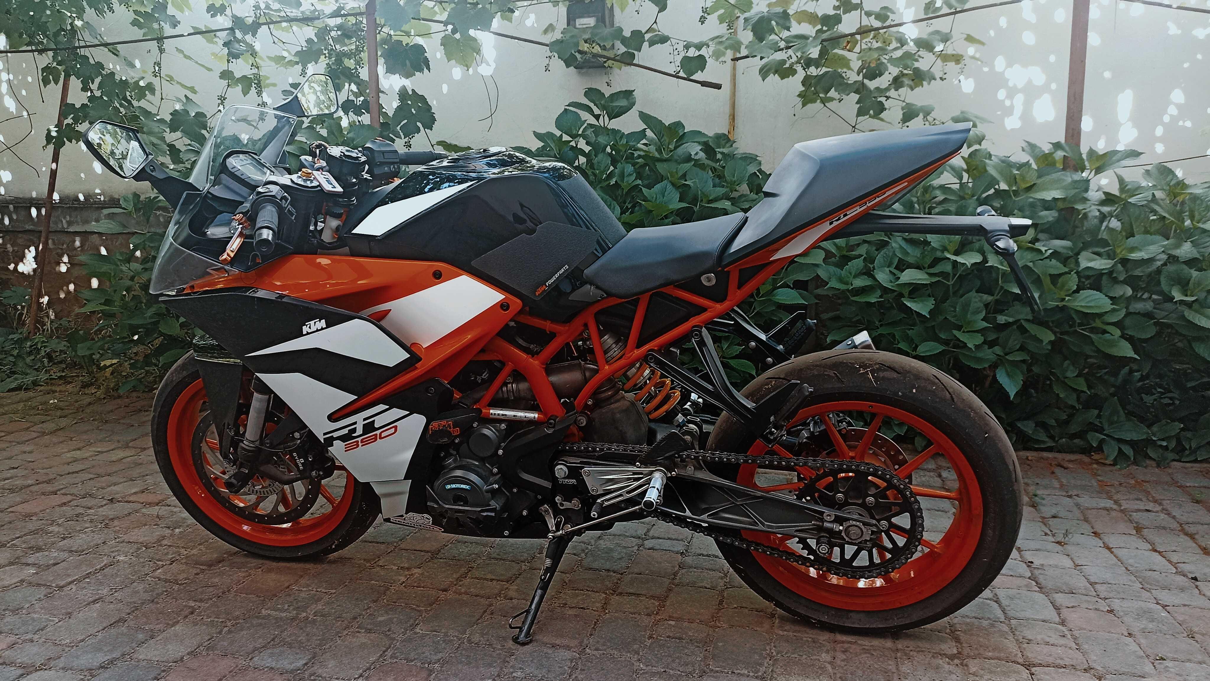 Мотоцикл KTM RC390 2017