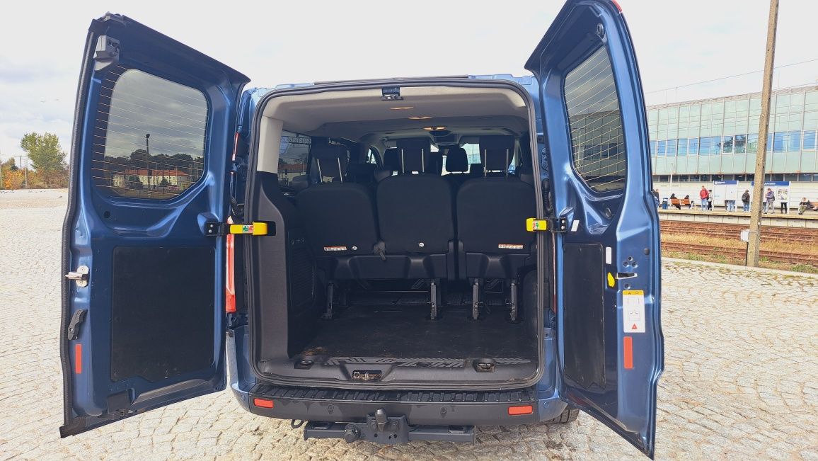 Wynajem busa 9cio osobowego