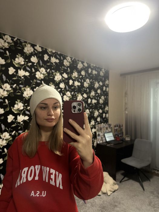 Шапка біла жіноча зимня