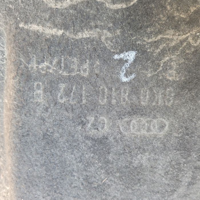 Nadkole materiałowe tył prawe audi a4 b8 sedan 2008r