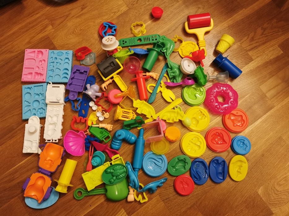 Elementy zestawów Playdoh i nie tylko, foremki itp