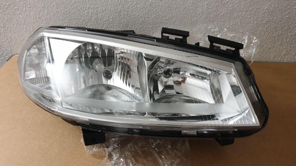 Farol direito Renault Megane II 03-05