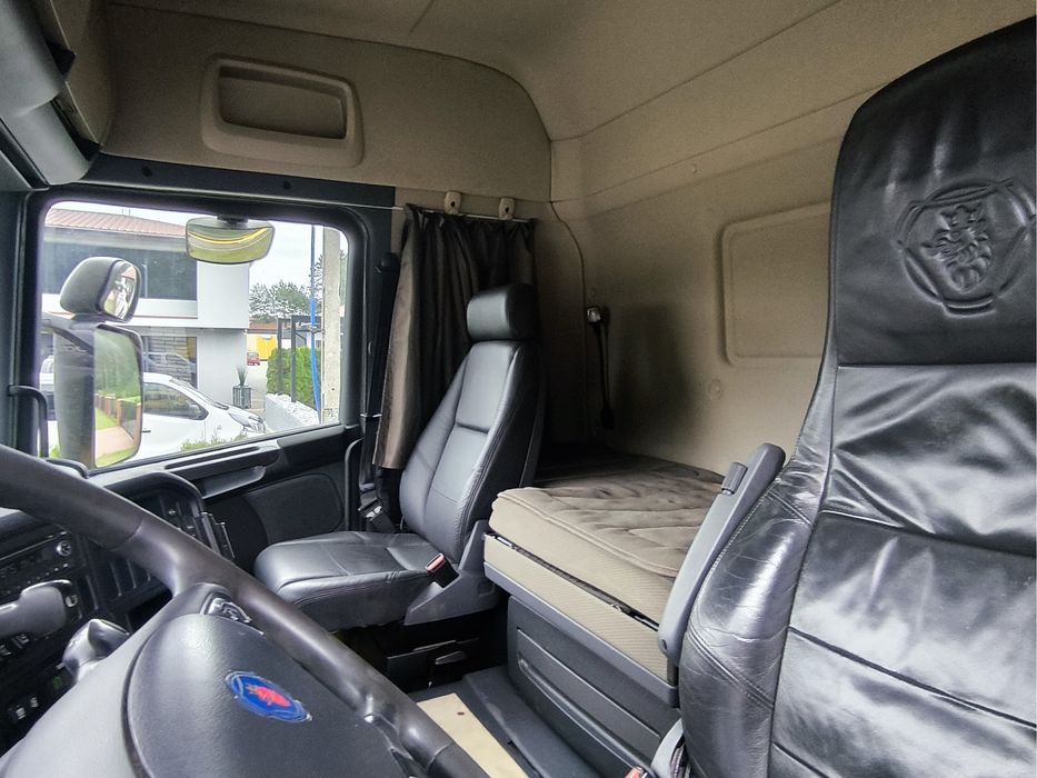 SCANIA 6x2 laweta pomoc drogowa najazd do zabudowy winda 3 osie BDF