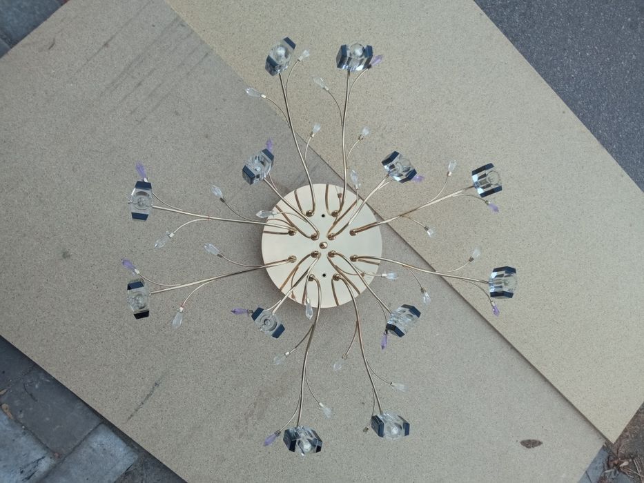 Продам люстру...