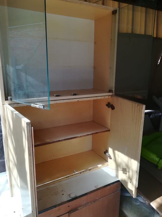 Продам мебель кухня /тумбочка для прихожей