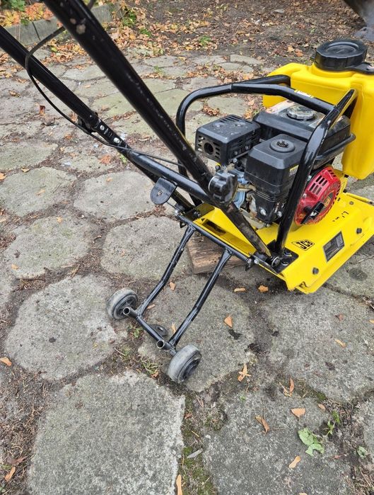 Wynajem Zagęszczarki JCB SNC 717