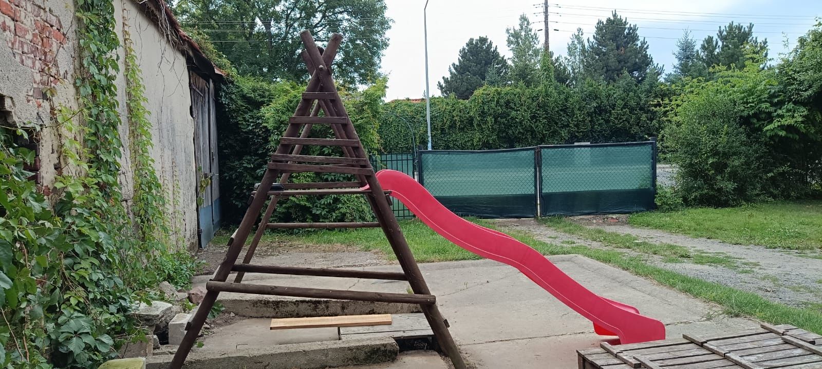 Zjeżdżalnia z hustawką