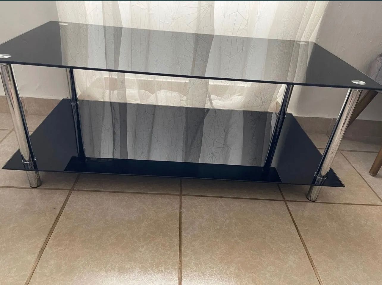 Mesa de vidro preta
