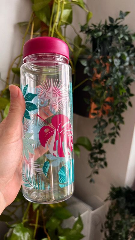 Butelka bidon na wodę różowa zakrętka print w kwiaty montera