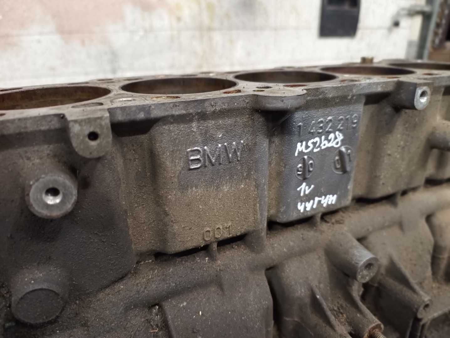 Блок двигателя чугун BMW m52b28 1 vanos