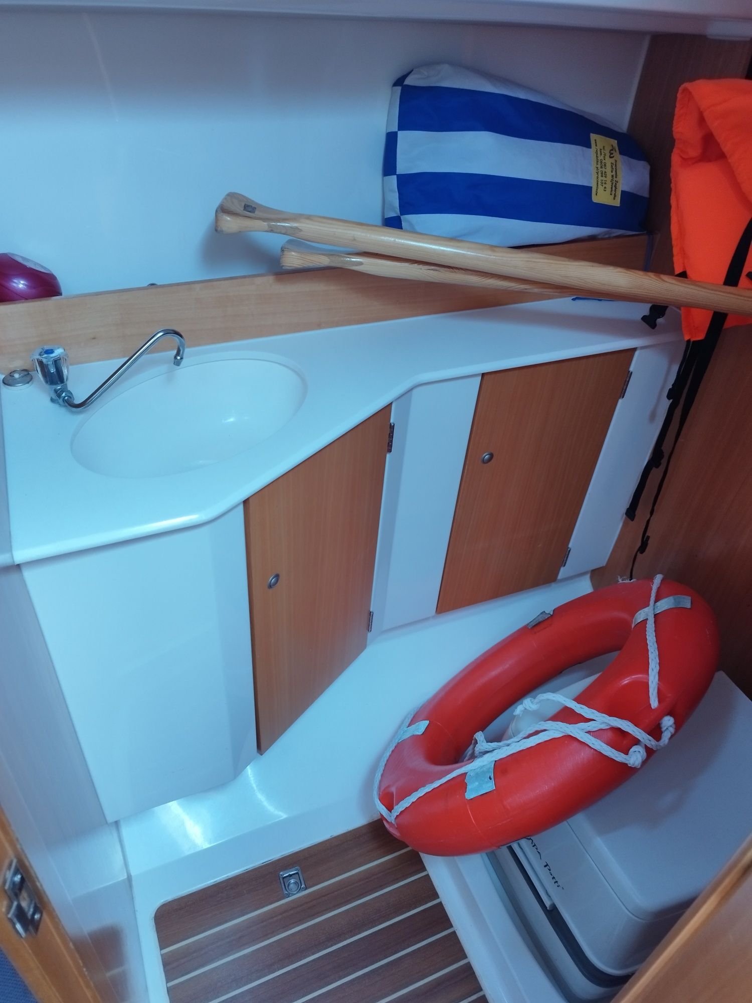 Jacht żaglowy maxus 26
