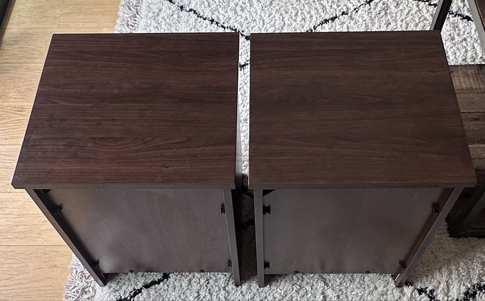 2 mesas de cabeceira Ikea