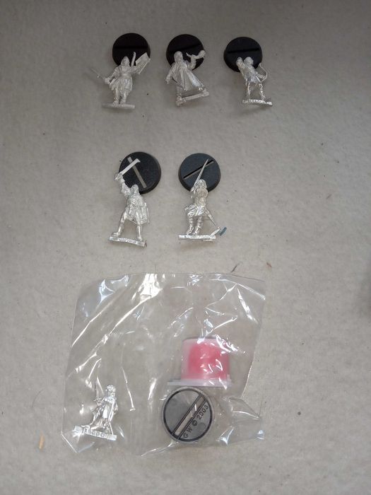 Metalowe figurki Władca Pierścieni