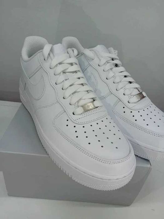 [Popularne buty] Obuwie męskie i damskie w wyprzedażowych cenach36-40