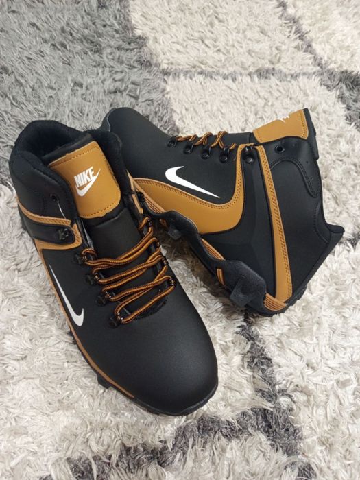 Nowe zimowe buty męskie.