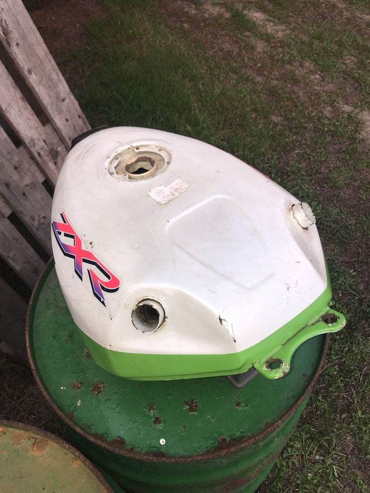 Motor Suzuki e Deposito Kawasaki.