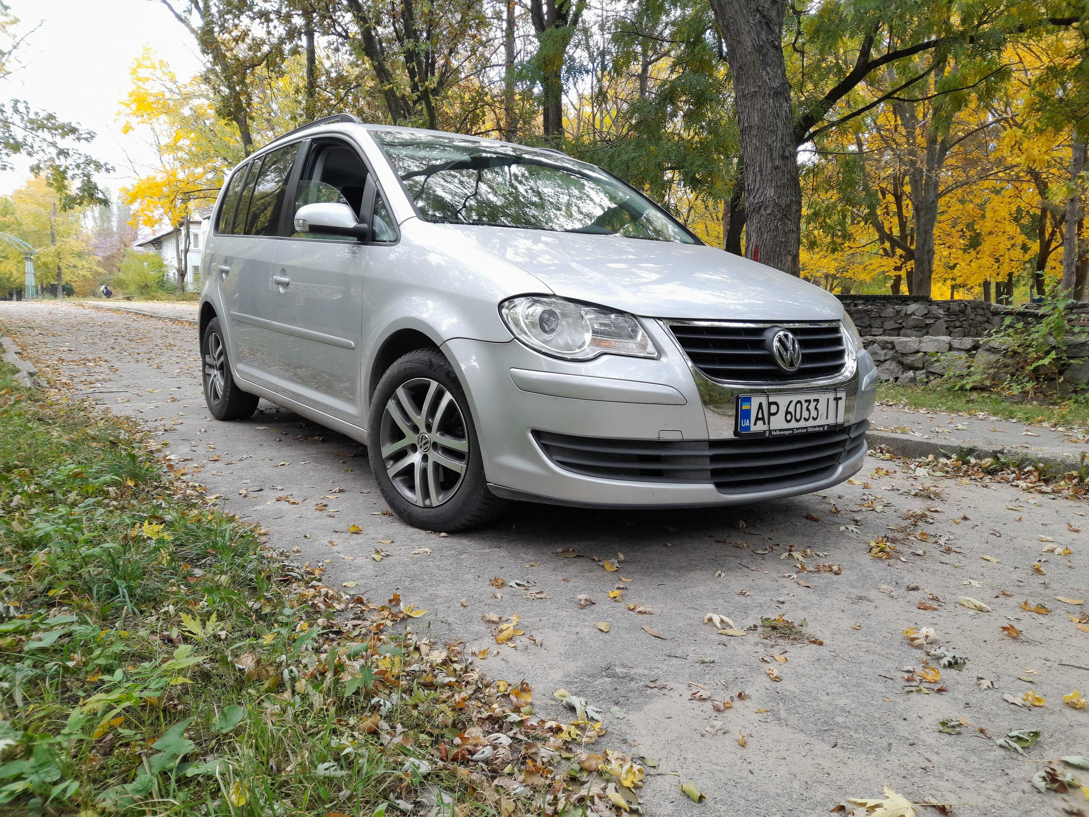 Volkswagen touran