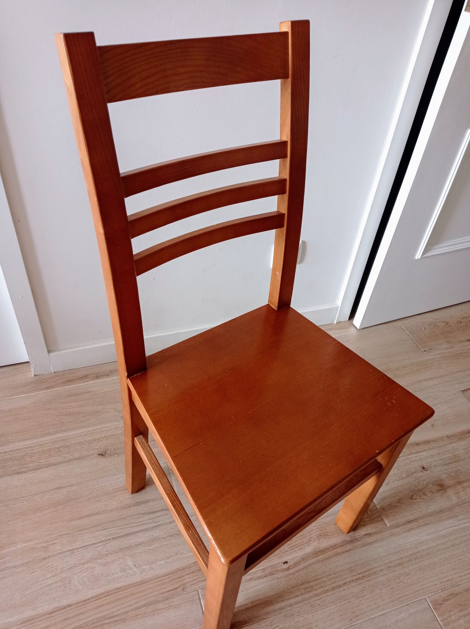 2 cadeiras madeira