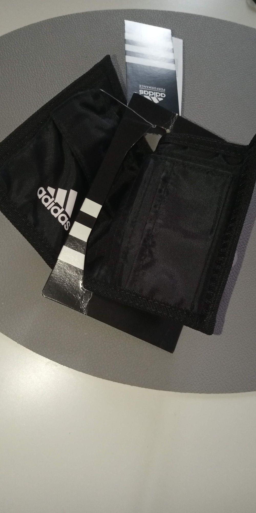 Nowy portfel firmy Adidas