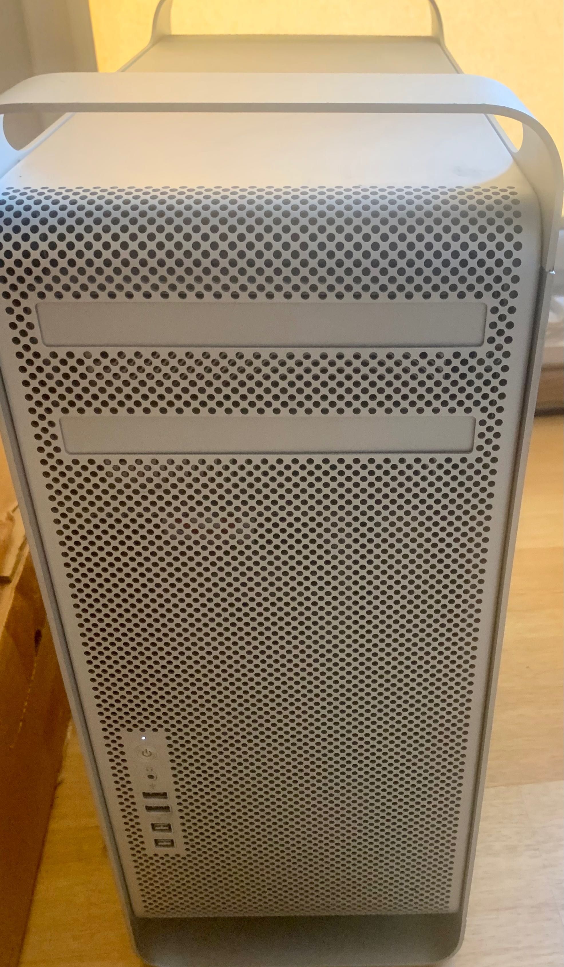 Apple Mac Pro 5.1 2x Xeon 2,66 12core /24 t ram 32GB radeon 5770