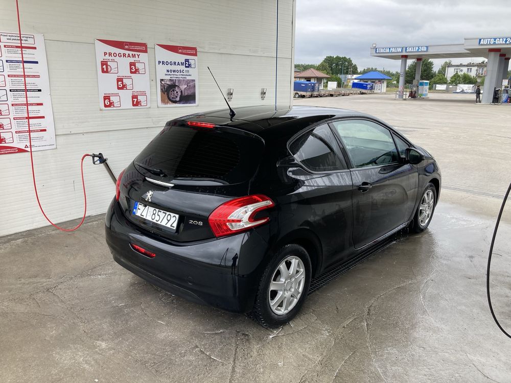 Peugeot 208 1.0 z gazem