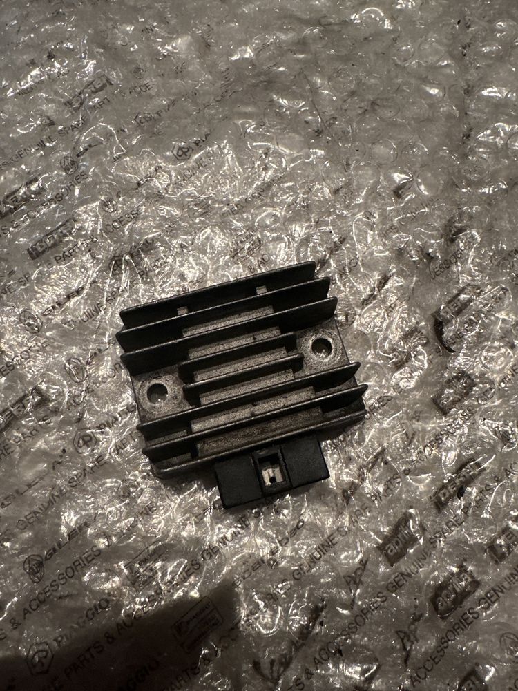 Kawasaki KR-1S 250 / 1990/1992 Regulator napiecia (SH552-12) M301