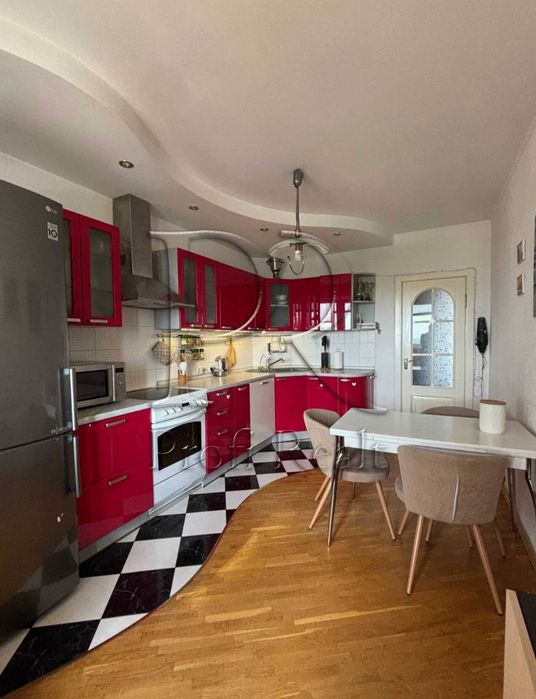 Продаж 2 кімн. квартири за адресою Смілянська 10/31 Волинська