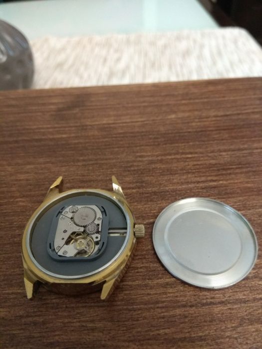 Piękny zegarek mechaniczny Łucz pozłocony jak nowy