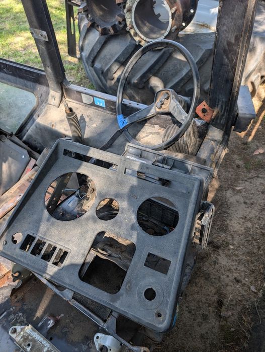 Скло мТз Панель МТЗ Кабина МТЗ 82 прибори Кабіна МТЗ 1221 Капот МтЗ