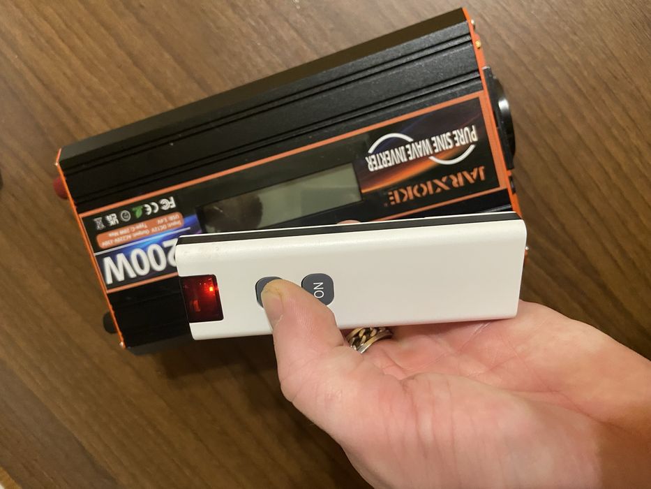 Інвертор jarxioke 1200w під відновлення.