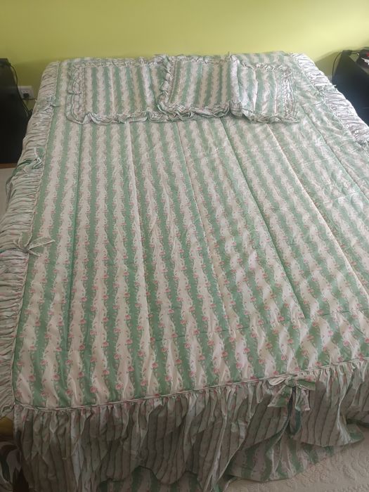 Edredão com almofadas