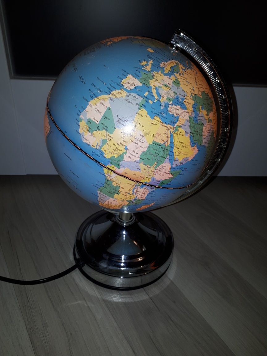 Lampka nocna globus