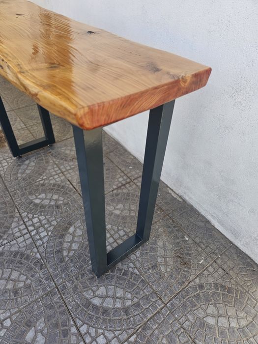 Vendo mesa para Hall de entrada em cedro