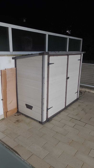 Abrigo rígido de exterior